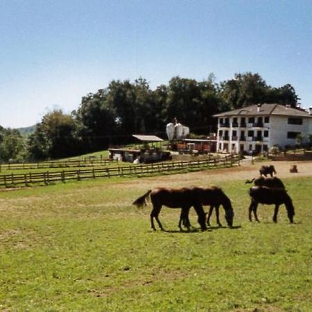 Favetto Family Ranch Bed & Breakfast Rueglio Exterior foto