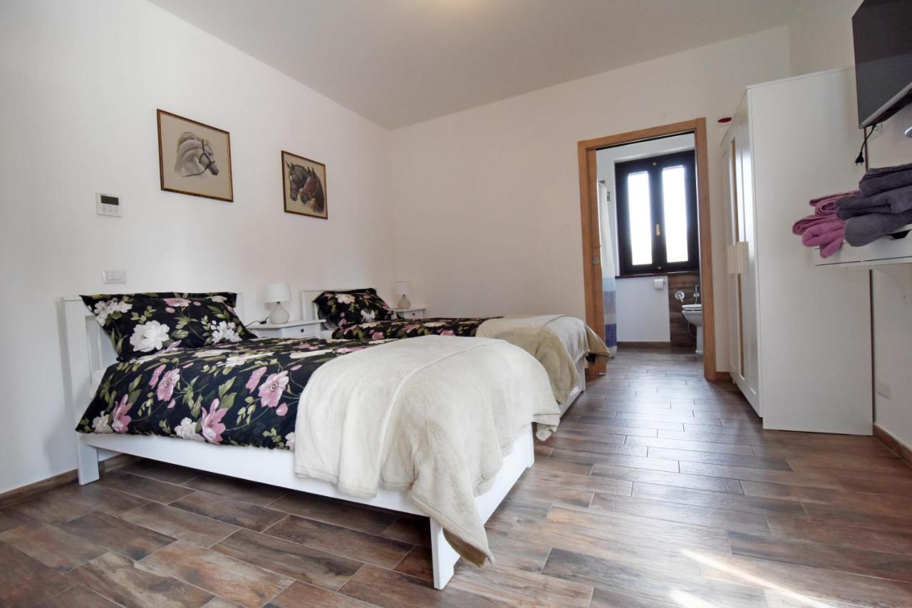 Favetto Family Ranch Bed & Breakfast Rueglio Exterior foto