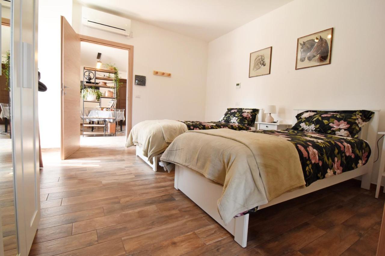 Favetto Family Ranch Bed & Breakfast Rueglio Exterior foto